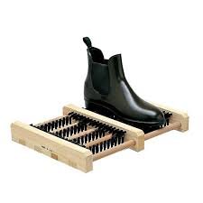 Limpa Botas de Ch&atilde;o com Escovas